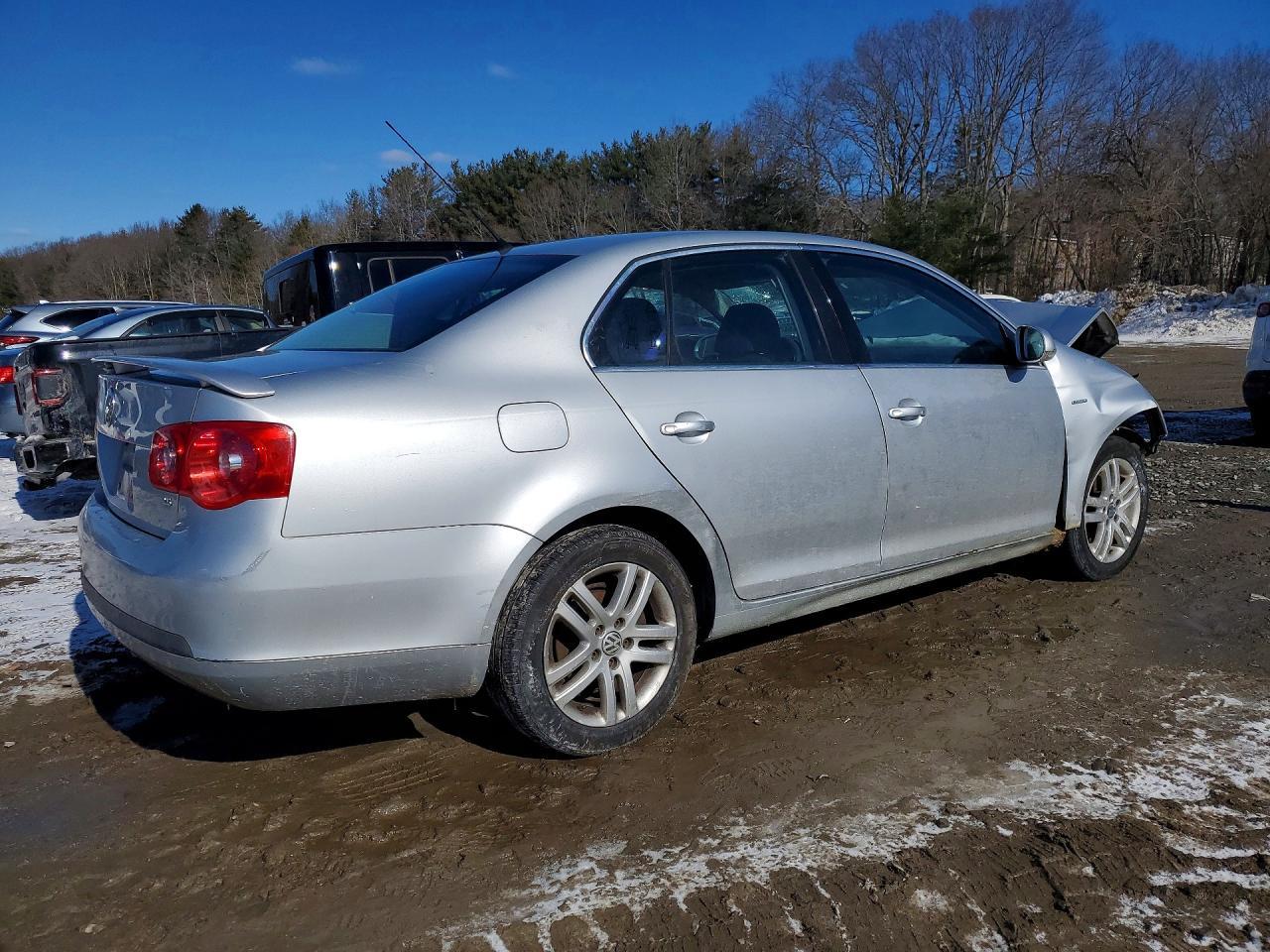 2007 Volkswagen Jetta Wolfsburg - Image 3