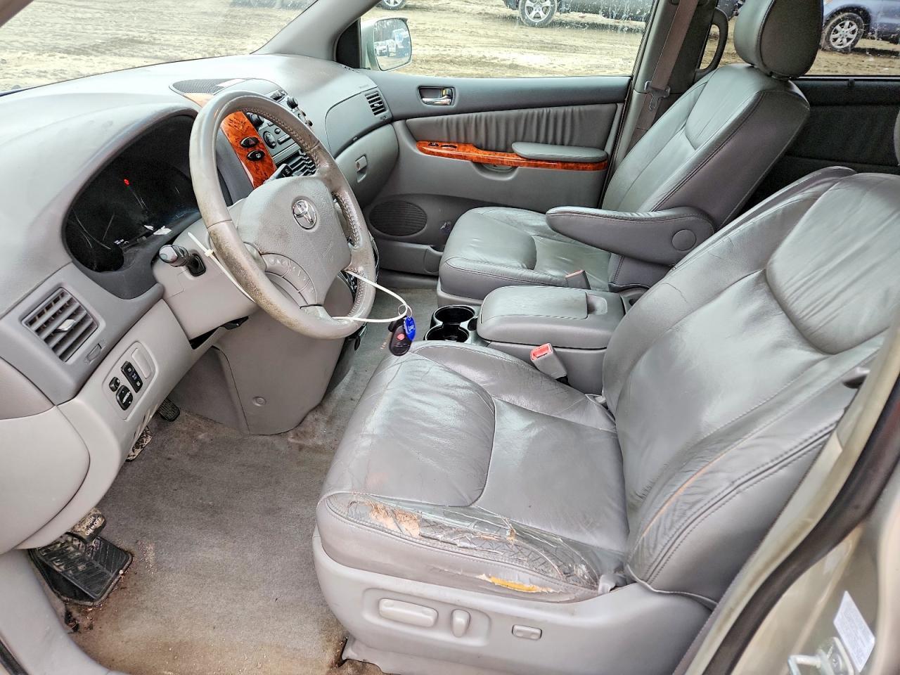 2006 Toyota Sienna - Image 7