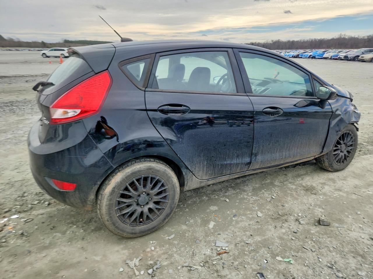 2012 Ford Fiesta - Image 3