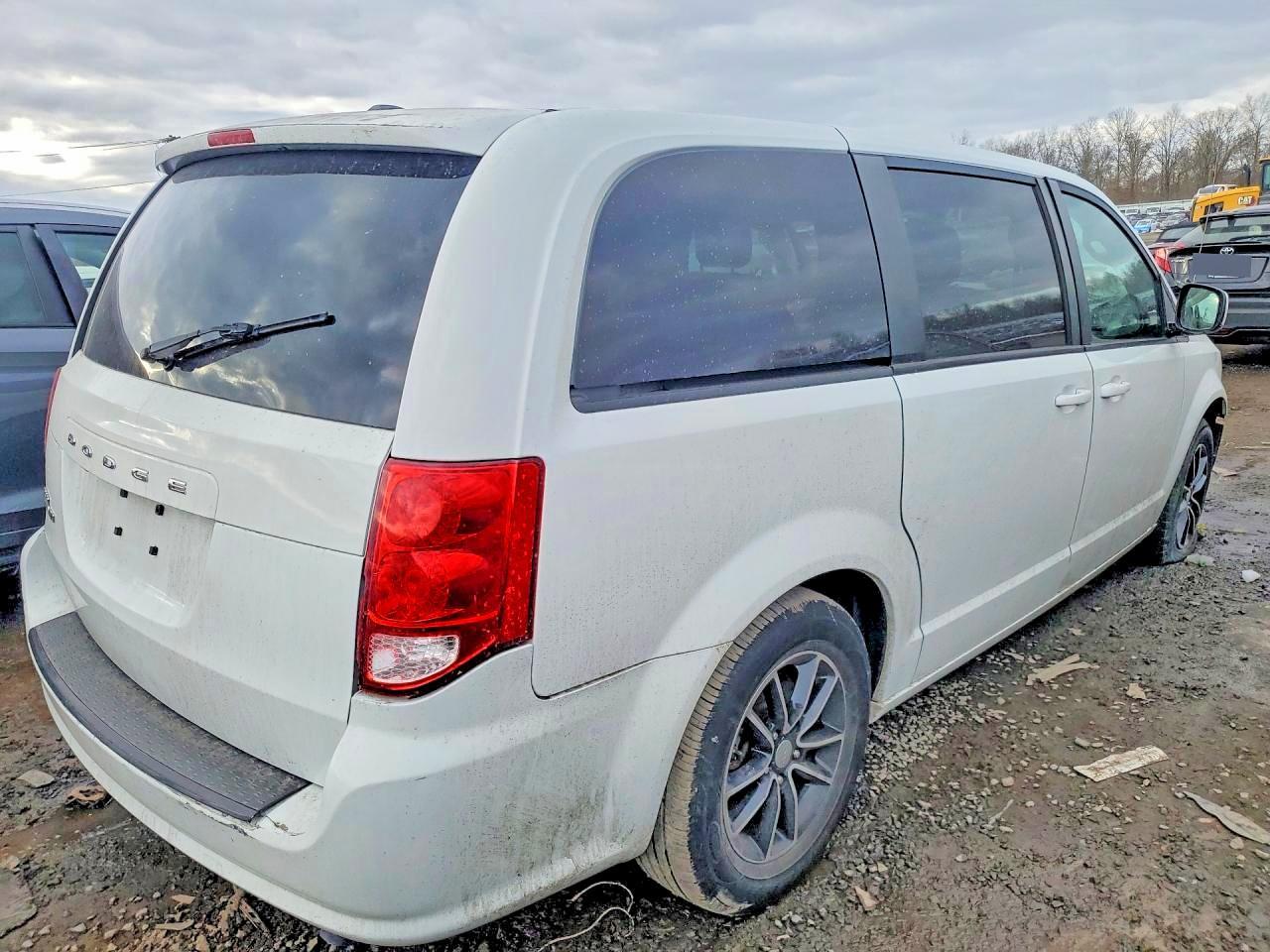 2018 Dodge Grand Caravan Se - Image 3