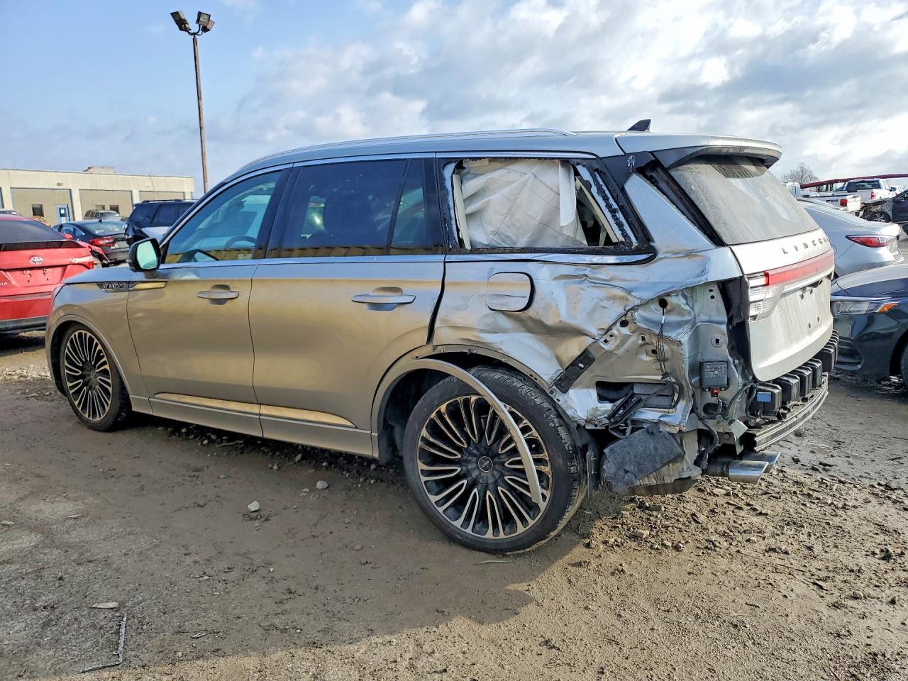 2023 Lincoln Aviator Black Label - Фото 2