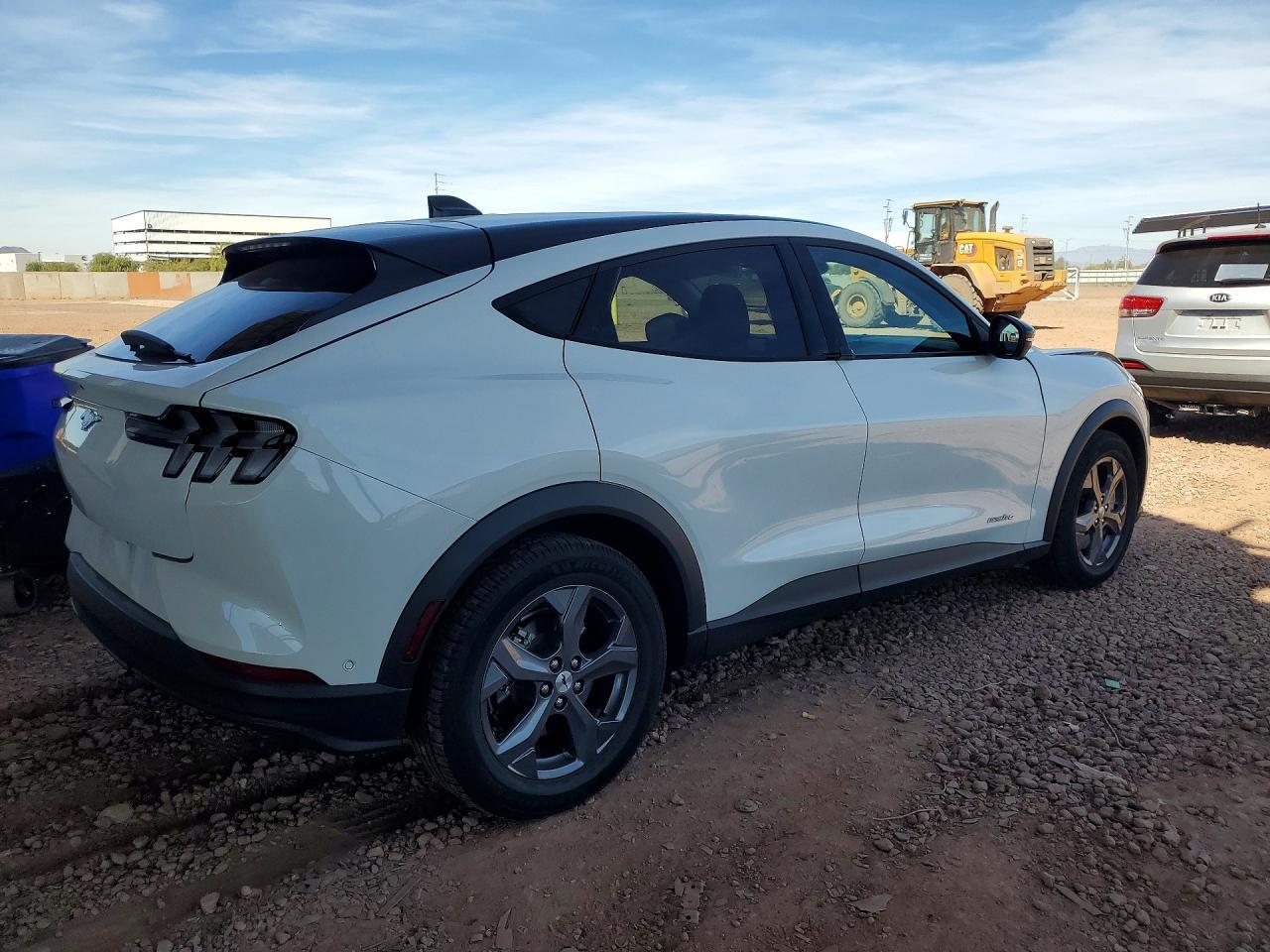 2023 Ford Mustang Mach-E Select - Фото 3