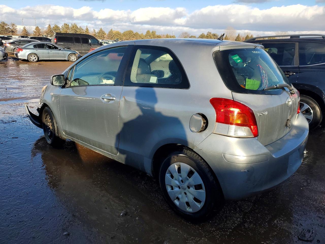 2009 Toyota Yaris Base - Image 2