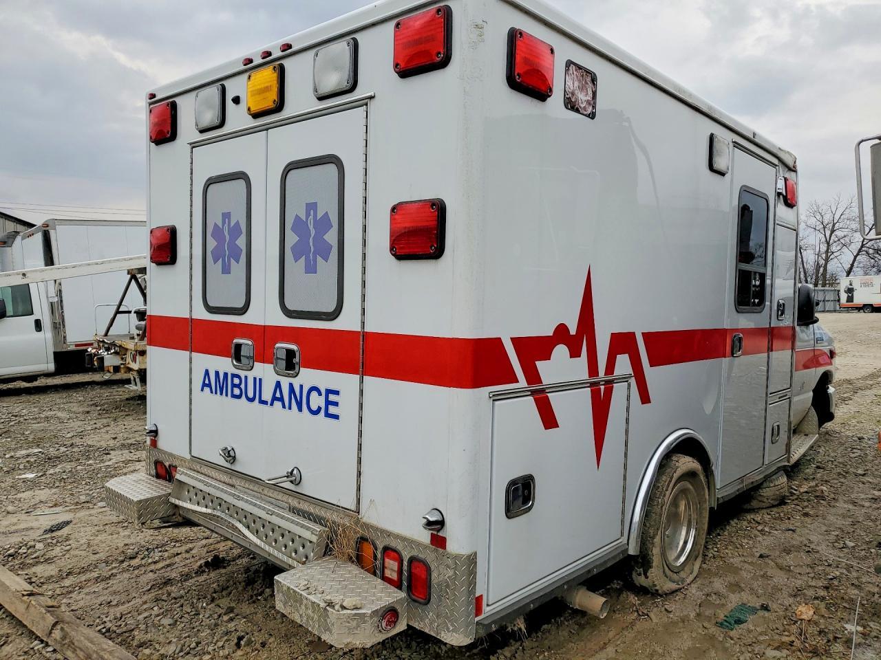 2021 Ford Econoline E350 Sd Ambulance - Фото 3