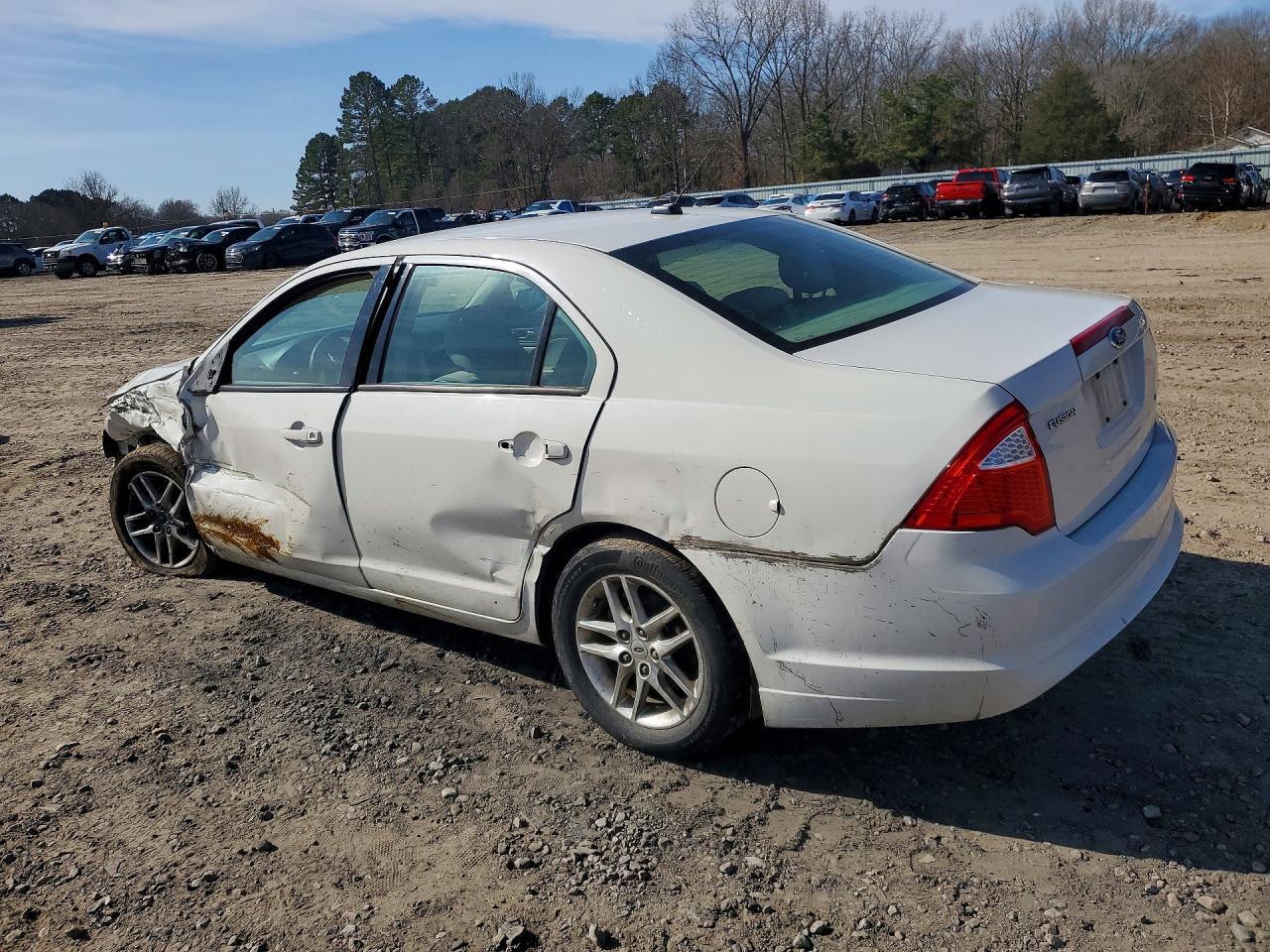 2011 Ford Fusion S - Image 2