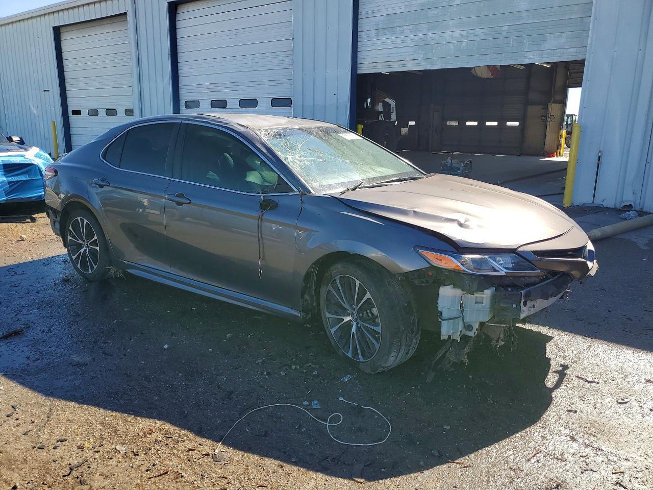 2018 Toyota Camry L - Фото 4