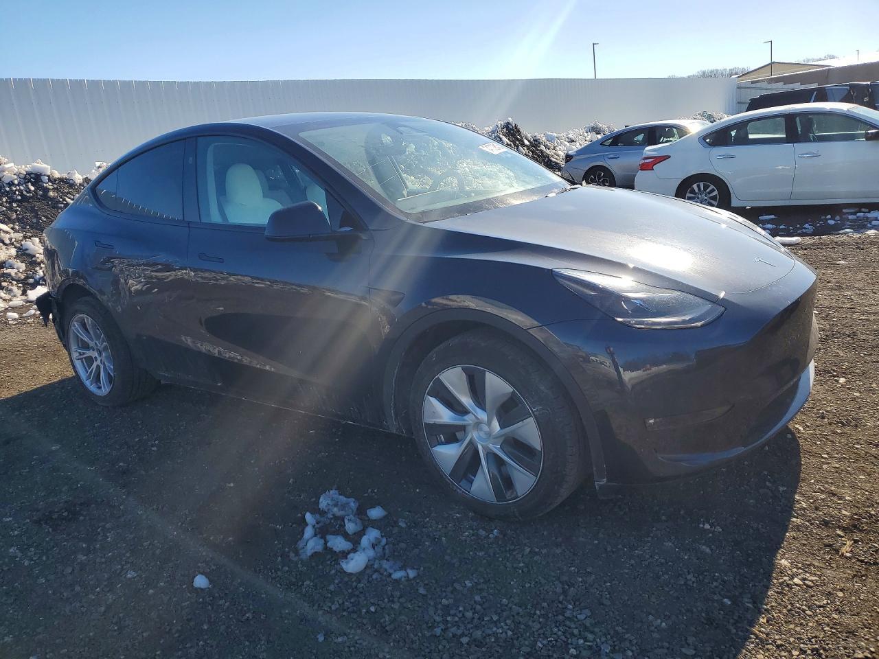 2024 Tesla Model Y - Фото 4