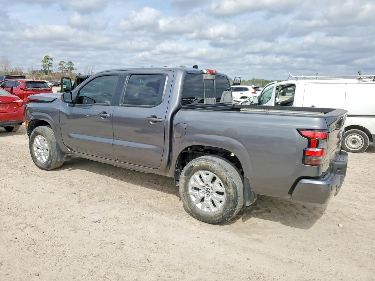 2022 Nissan Frontier S - Фото 2