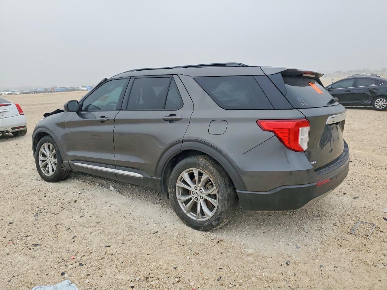 2020 Ford Explorer Xlt - Image 2