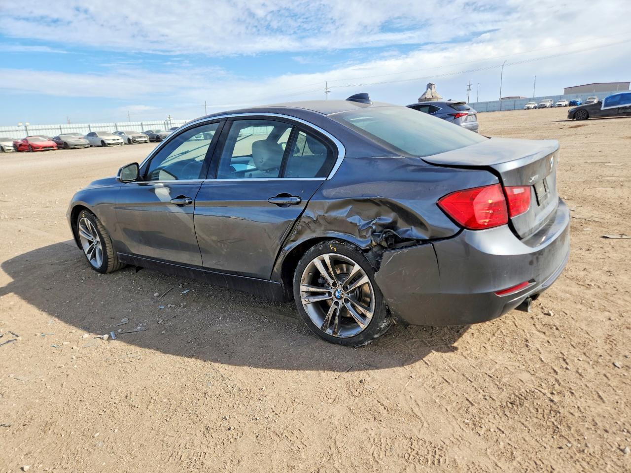 2015 BMW 335 Xi - Фото 2