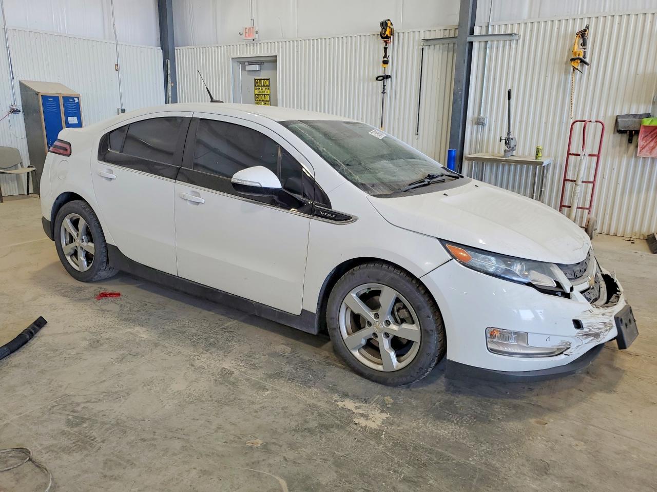 2014 Chevrolet Volt - Image 4
