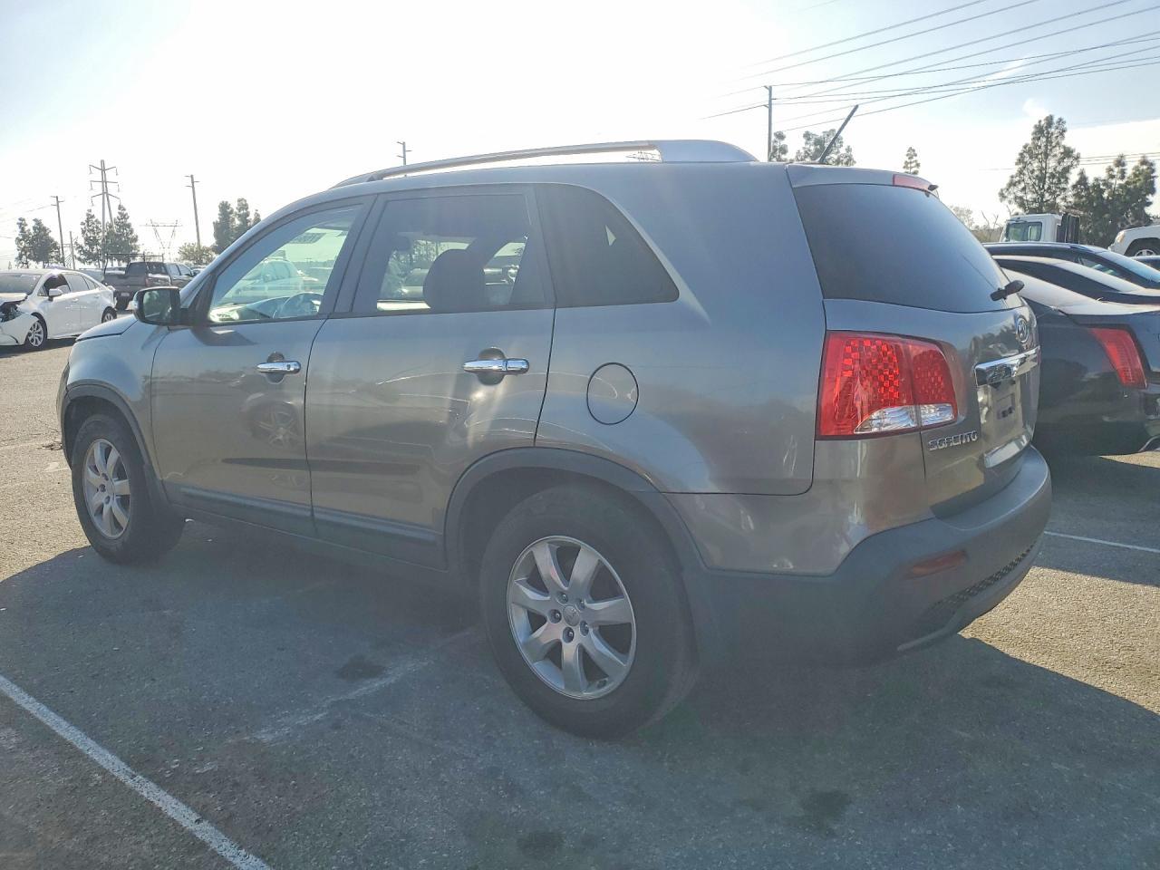 2013 Kia Sorento Lx - Фото 2