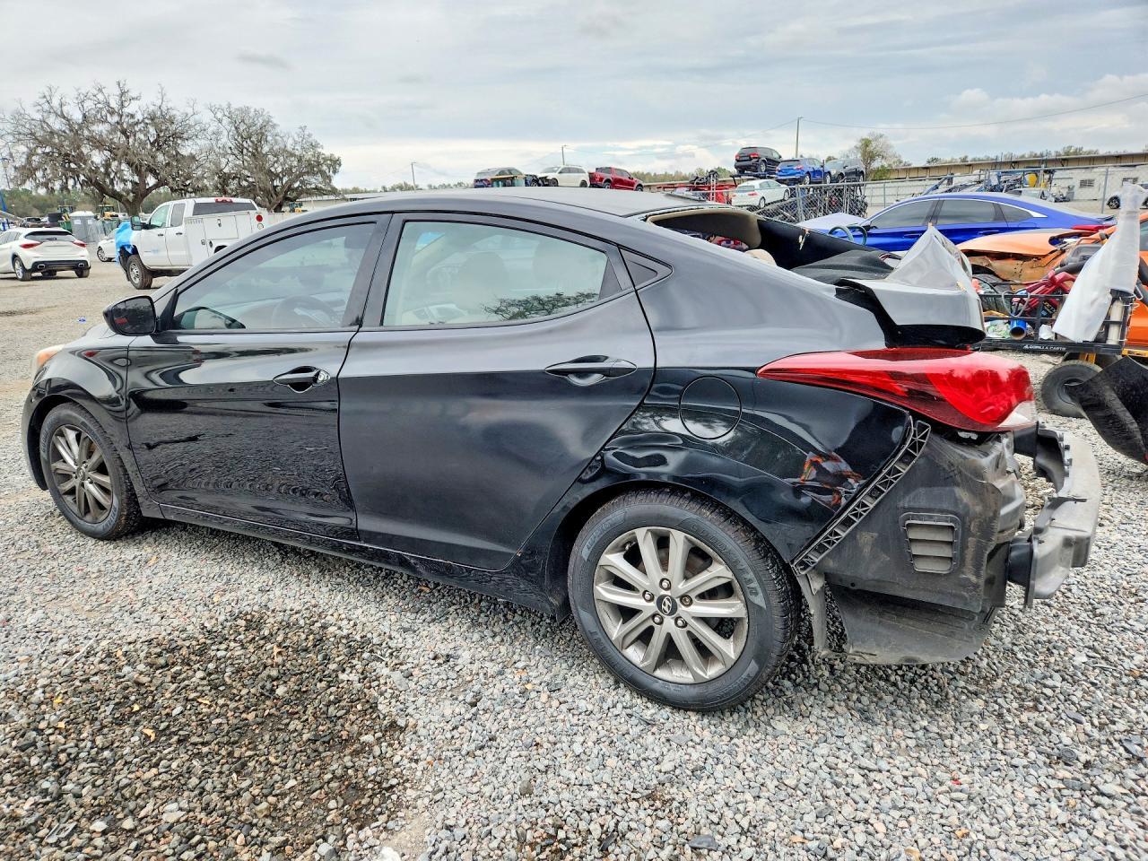 2016 Hyundai Elantra Se - Image 2