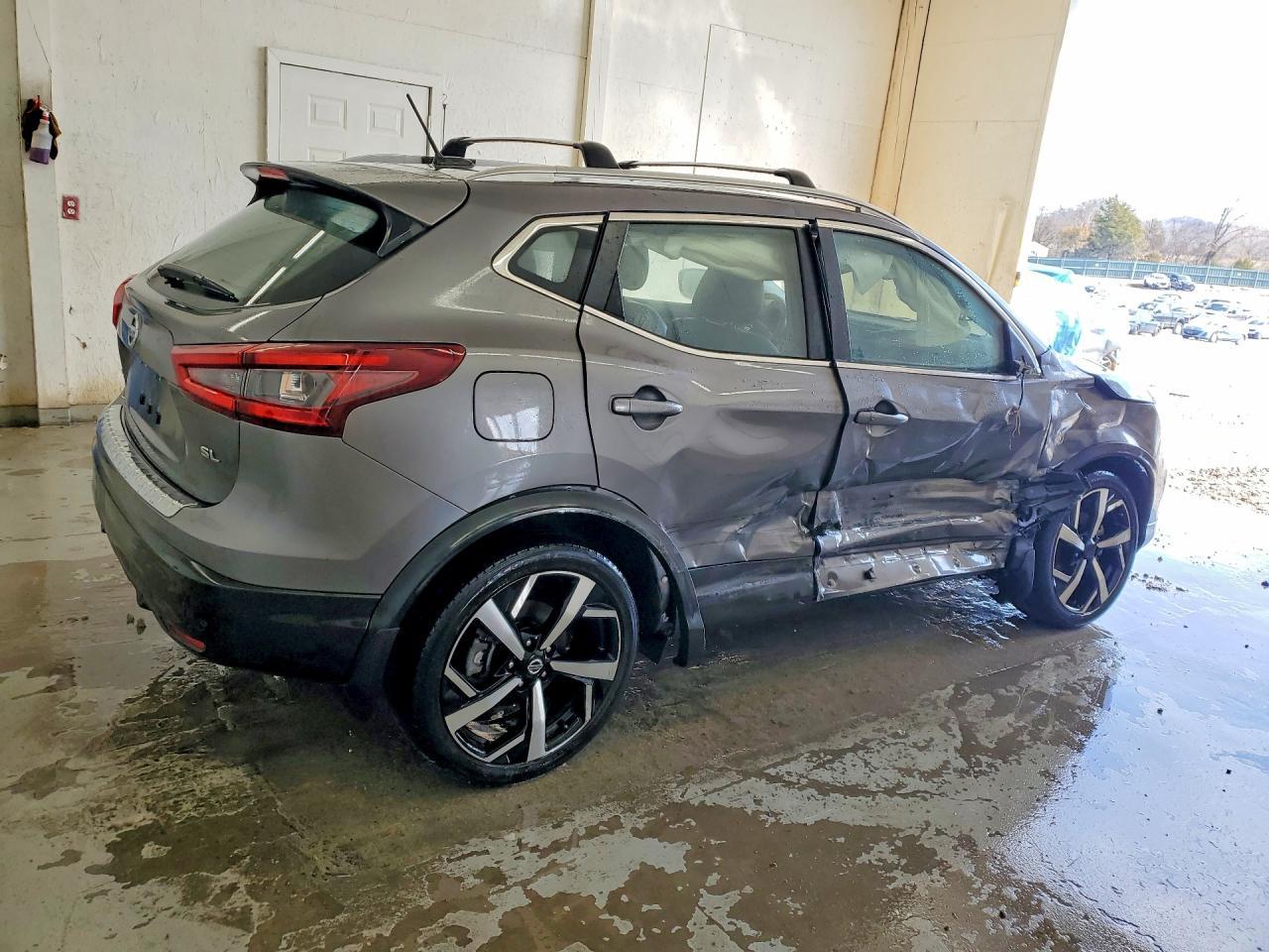 2022 Nissan Rogue Sport Sl - Image 3