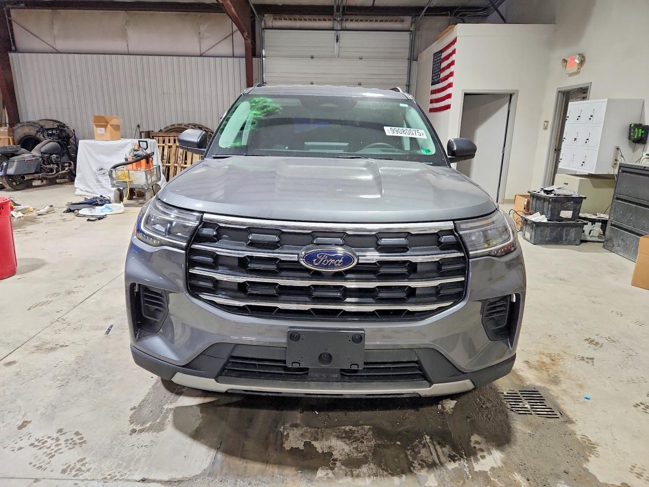 2025 Ford Explorer Active - Фото 5