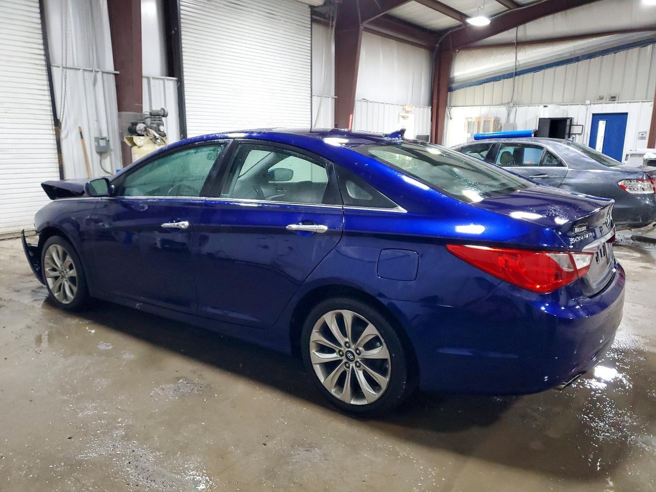 2011 Hyundai Sonata Se - Image 2