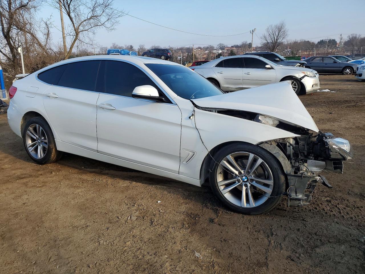 2017 BMW 330 Xigt - Фото 4