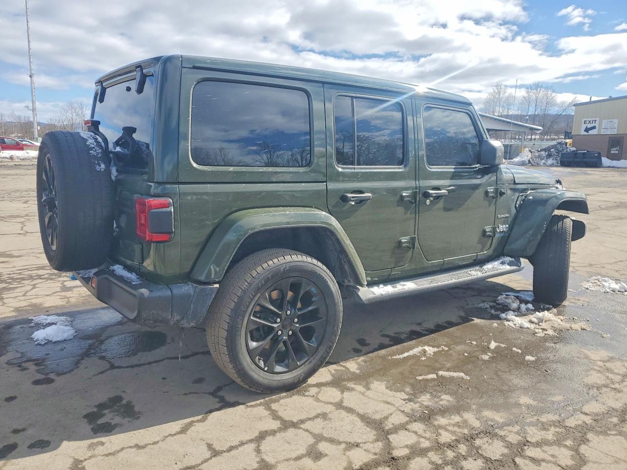 2023 Jeep Wrangler Sahara 4Xe - Image 3