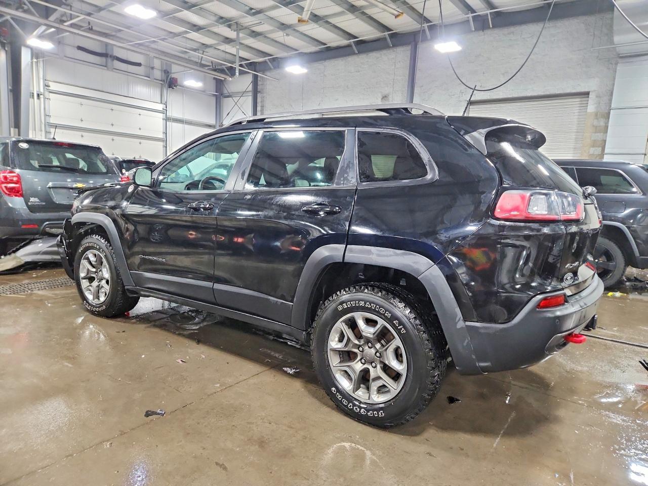 2019 Jeep Cherokee Trailhawk - Фото 2