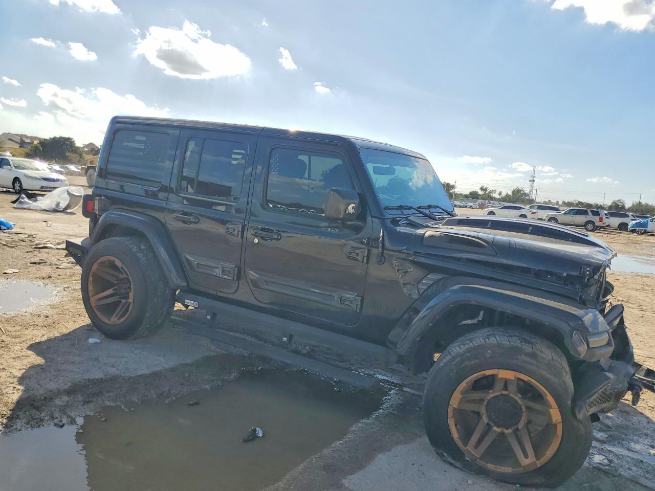 2023 Jeep Wrangler Sahara - Фото 4