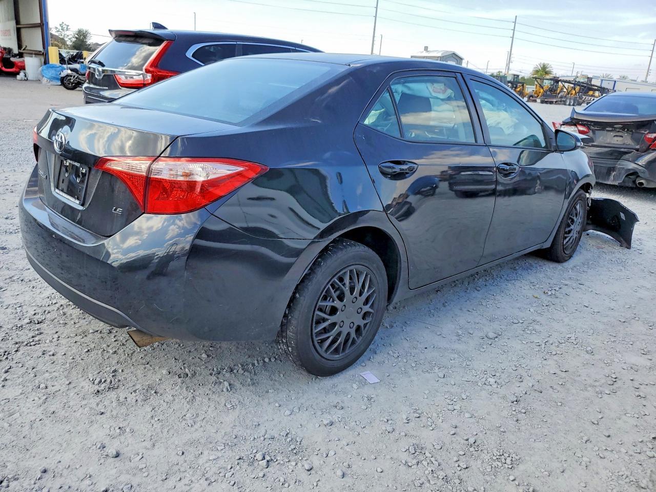2018 Toyota Corolla Le - Фото 3