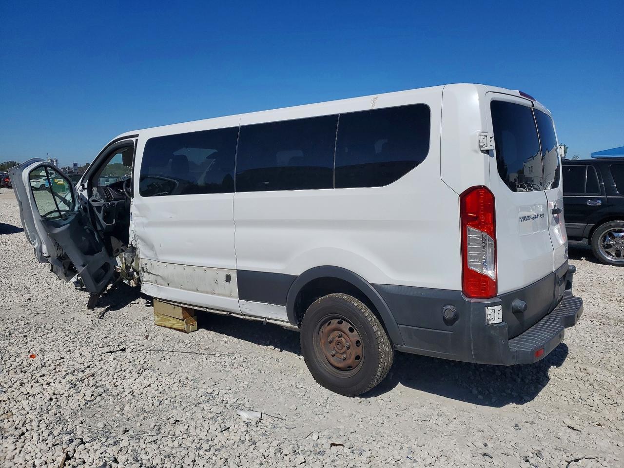 2015 Ford Transit Wagon T-350 - Image 2