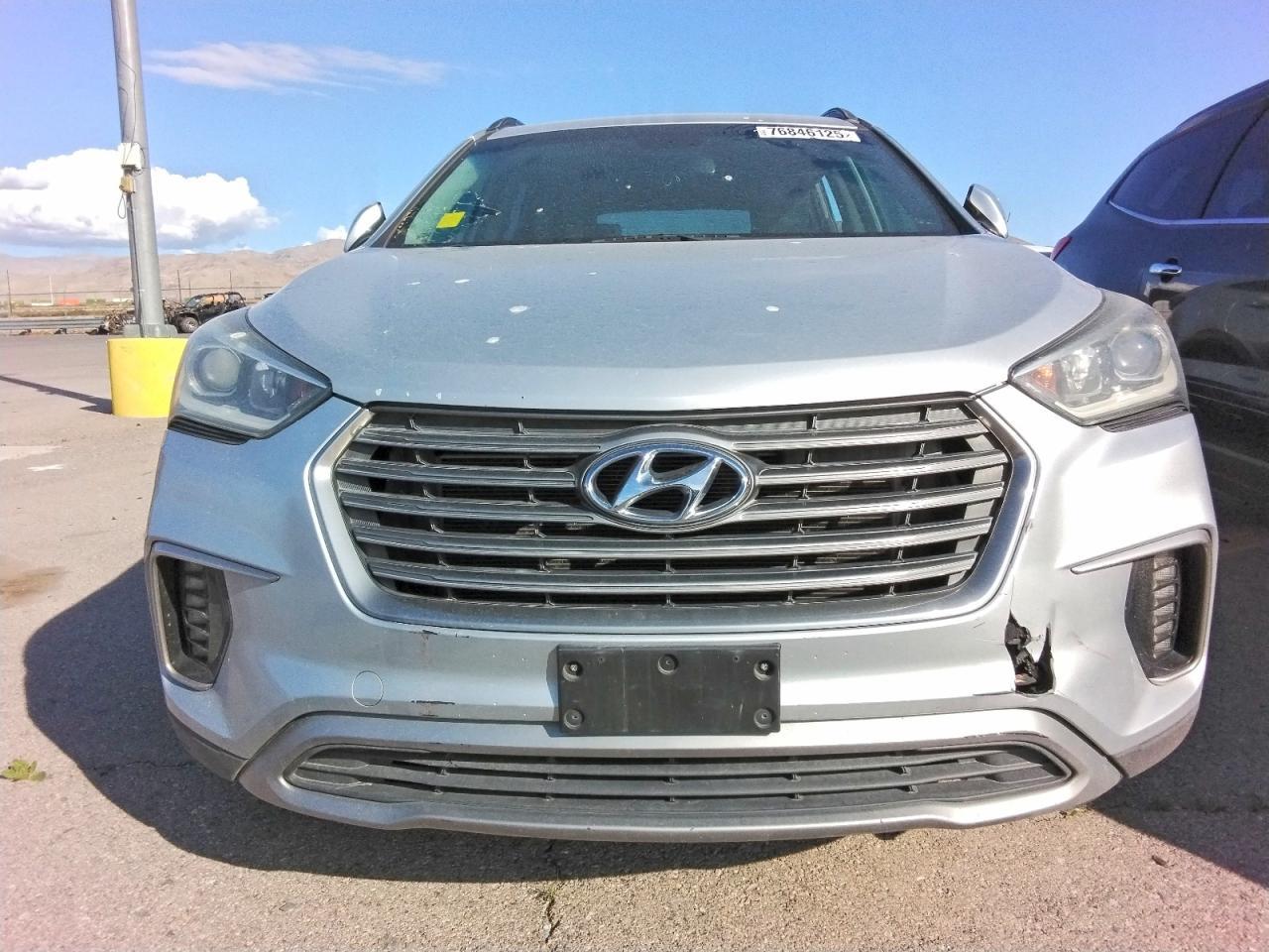 2017 Hyundai Santa Fe Se - Image 5