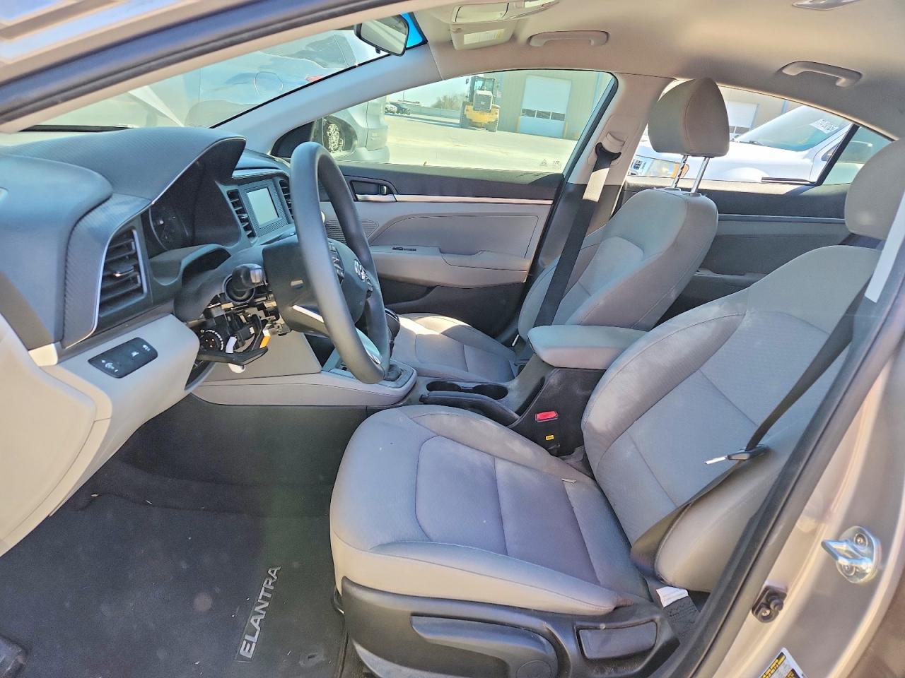 2020 Hyundai Elantra Se - Фото 7