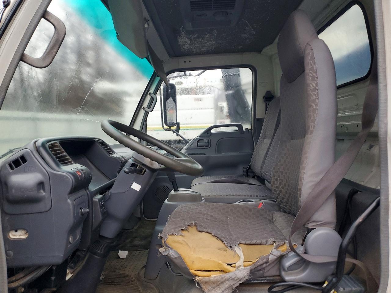 2007 Isuzu Npr Refuse Truck - Image 7