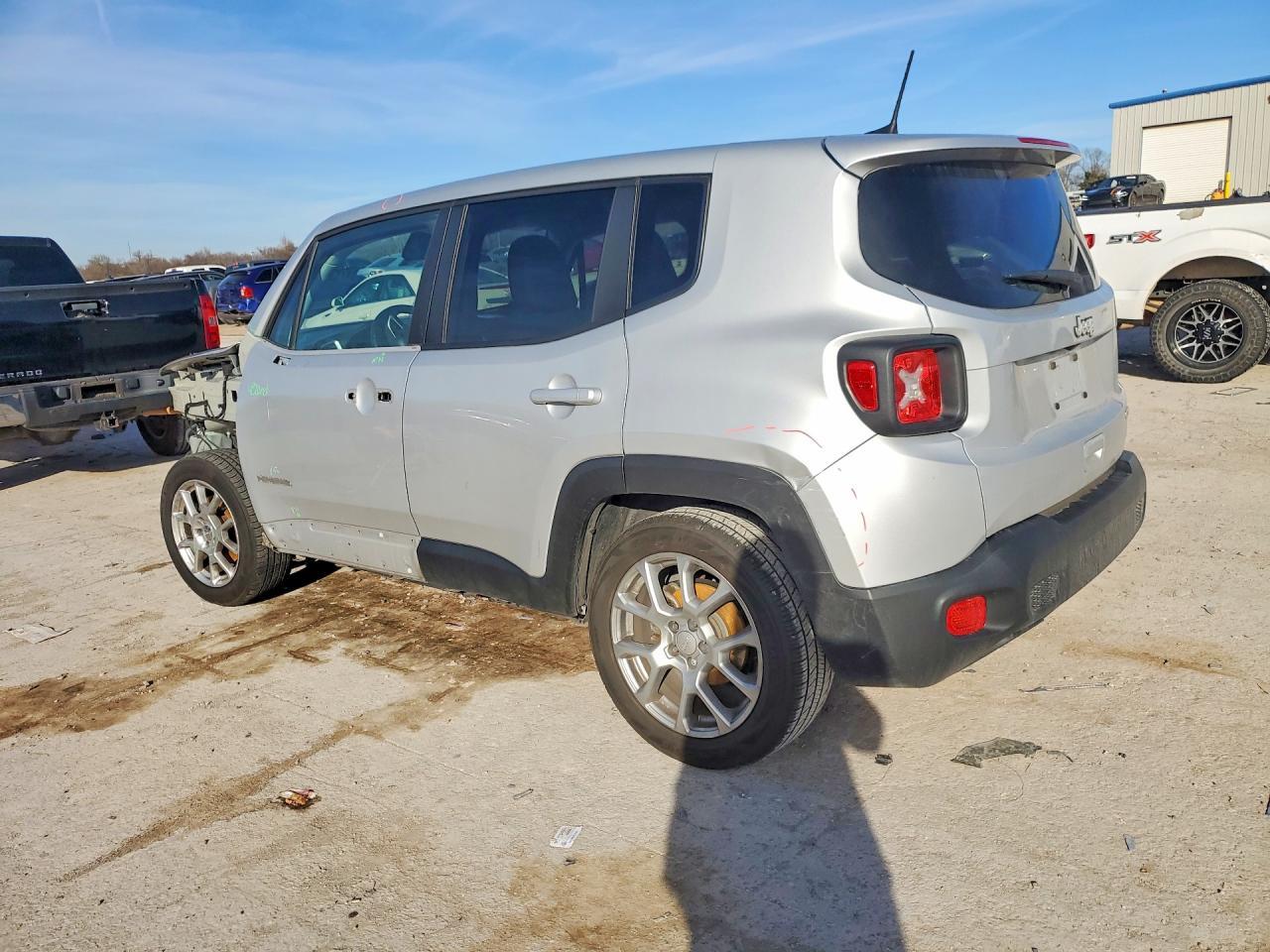 2020 Jeep Renegade Latitude - Фото 2