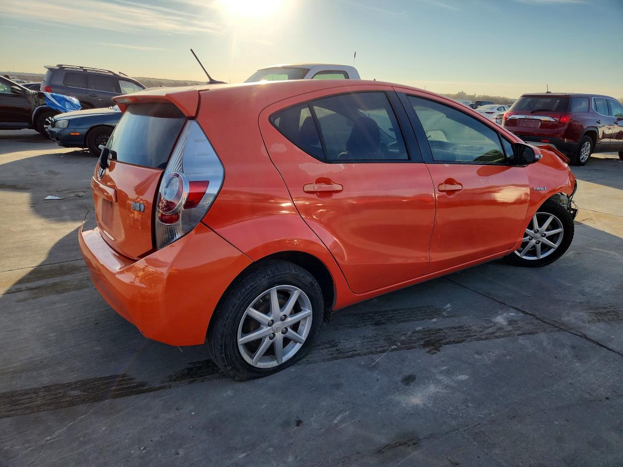 2013 Toyota Prius C - Фото 3