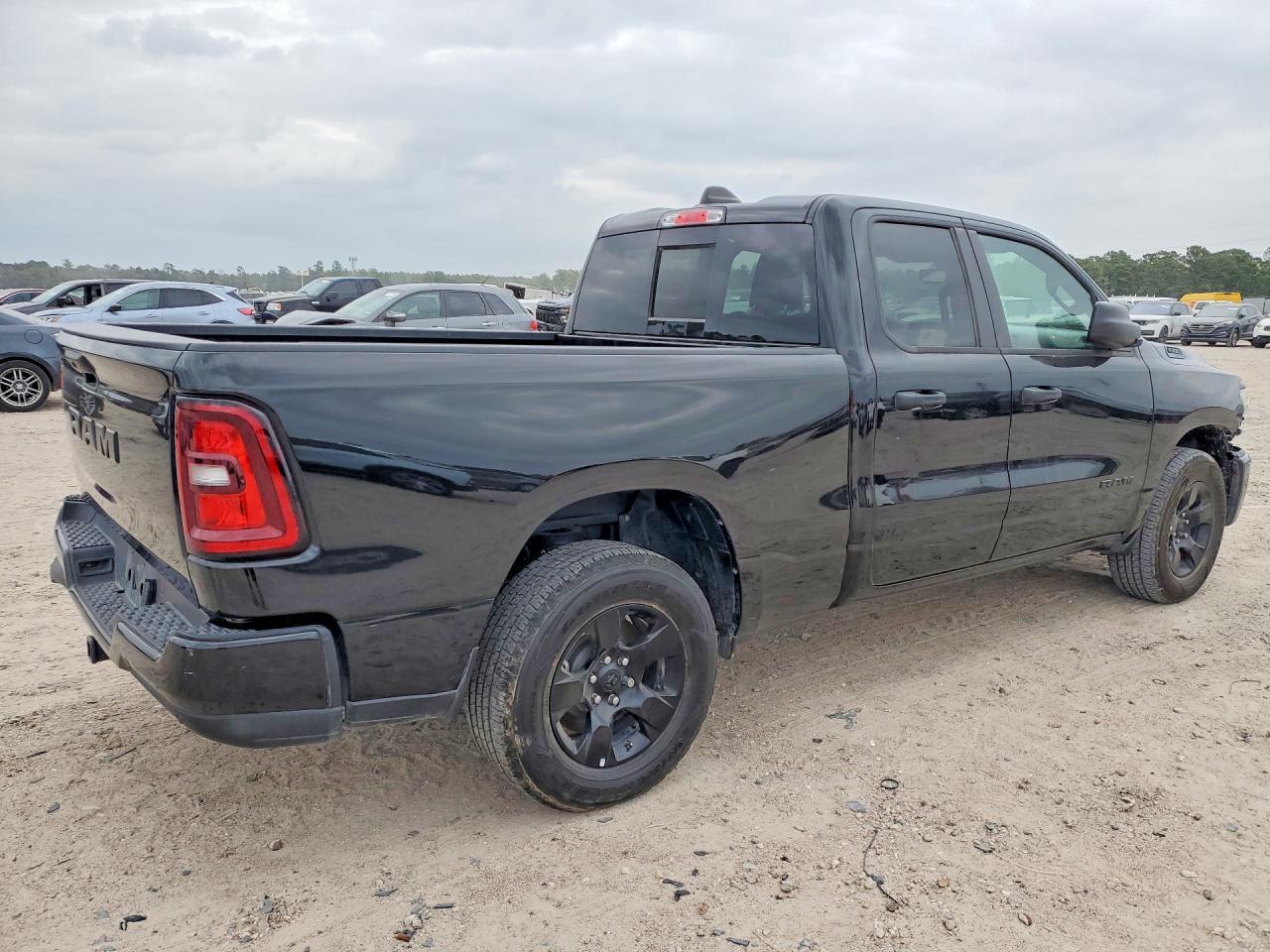 2025 Ram 1500 Tradesman - Фото 3