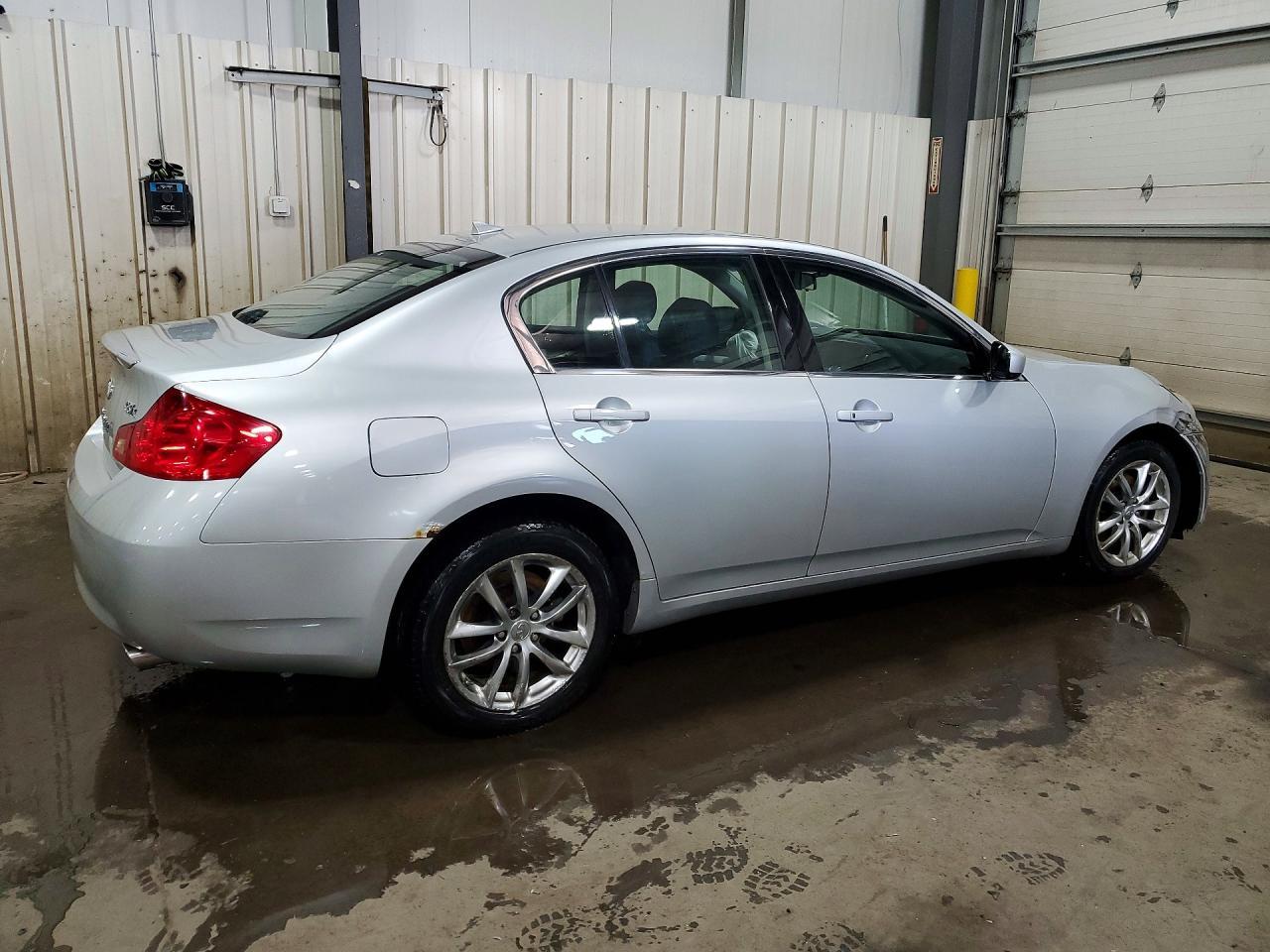 2009 Infiniti G37 Sedan X - Image 3