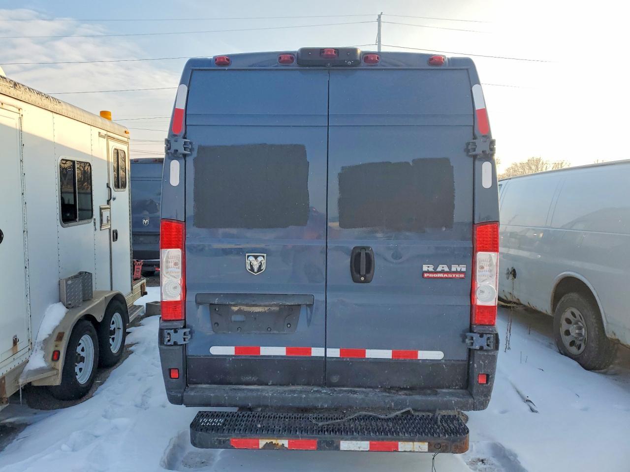 2020 Ram Promaster 2500 Delivery Van - Фото 6