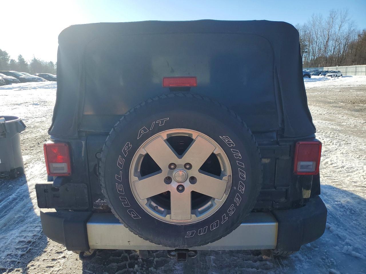 2010 Jeep Wrangler Sahara - Фото 6