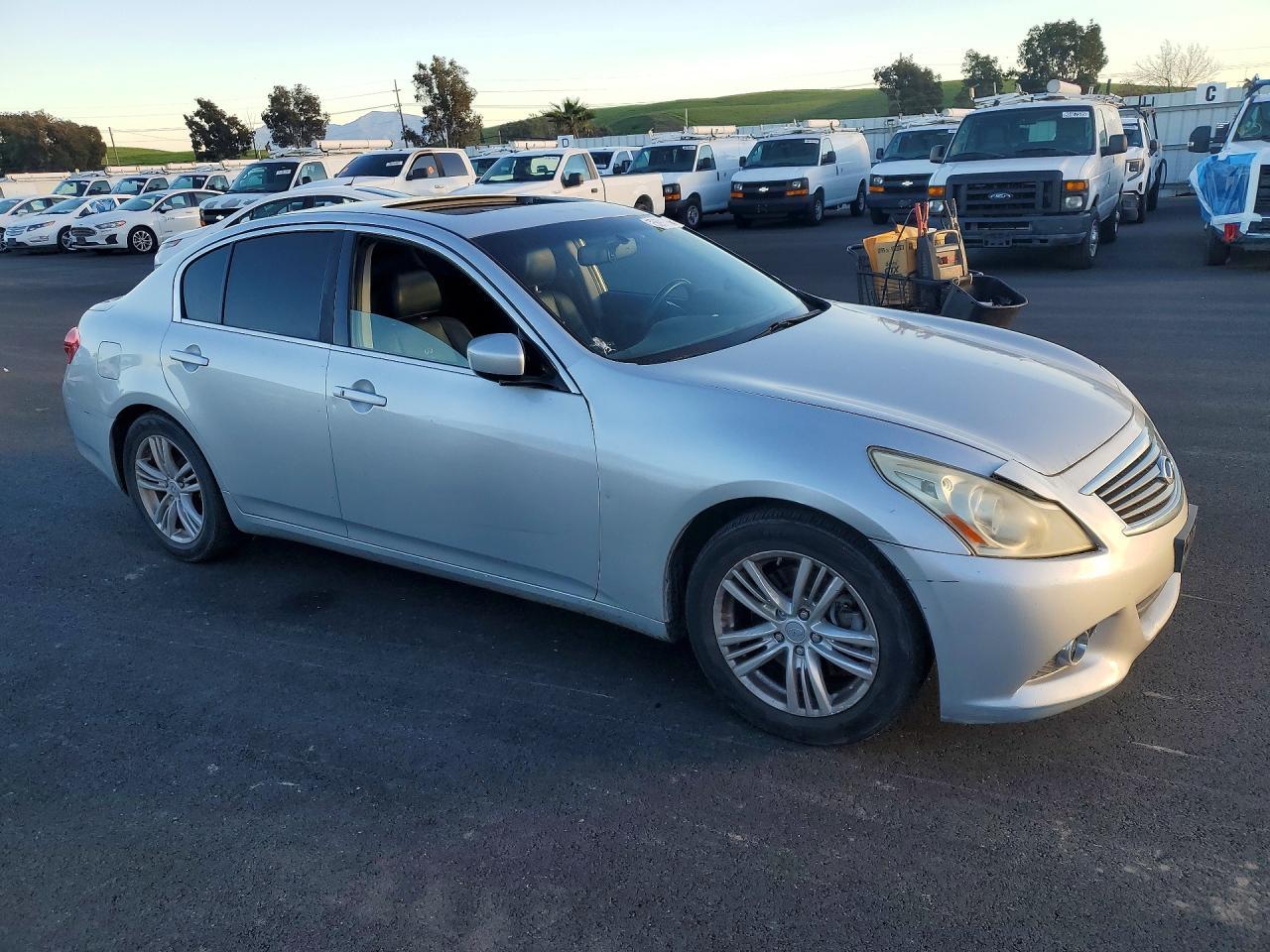 2013 Infiniti G37 Base - Фото 4