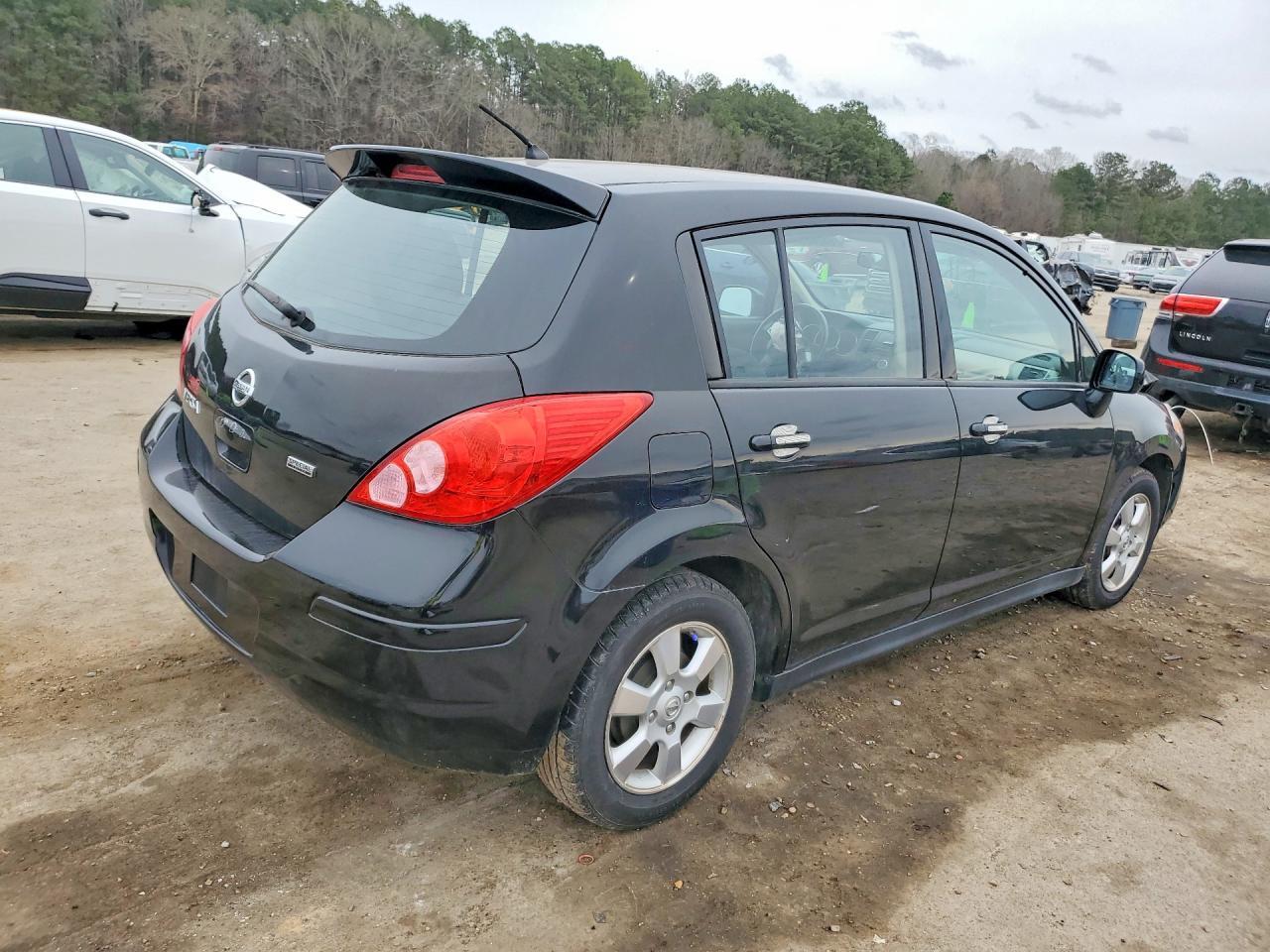 2012 Nissan Versa S - Image 3