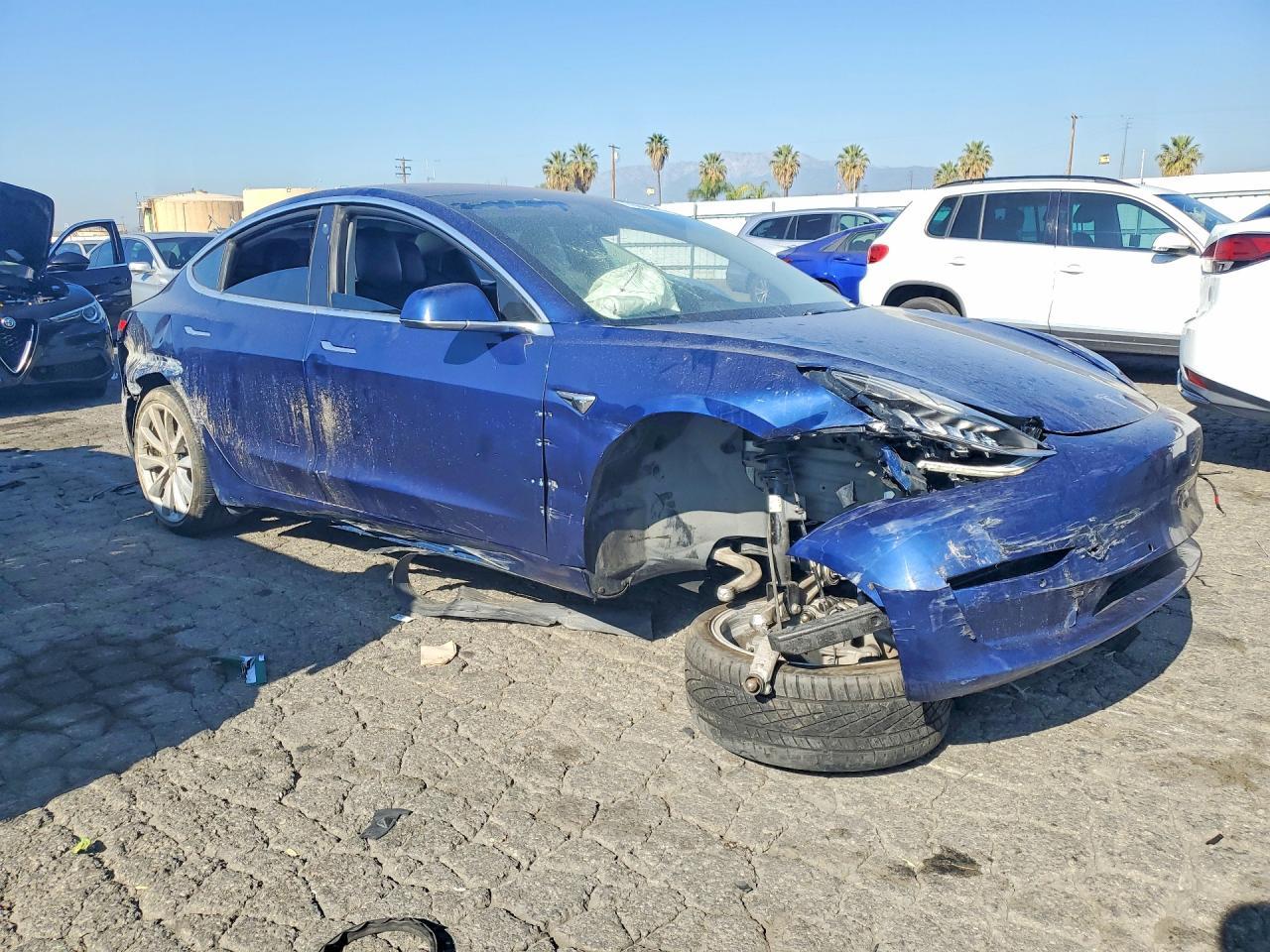 2018 Tesla Model 3 - Фото 4