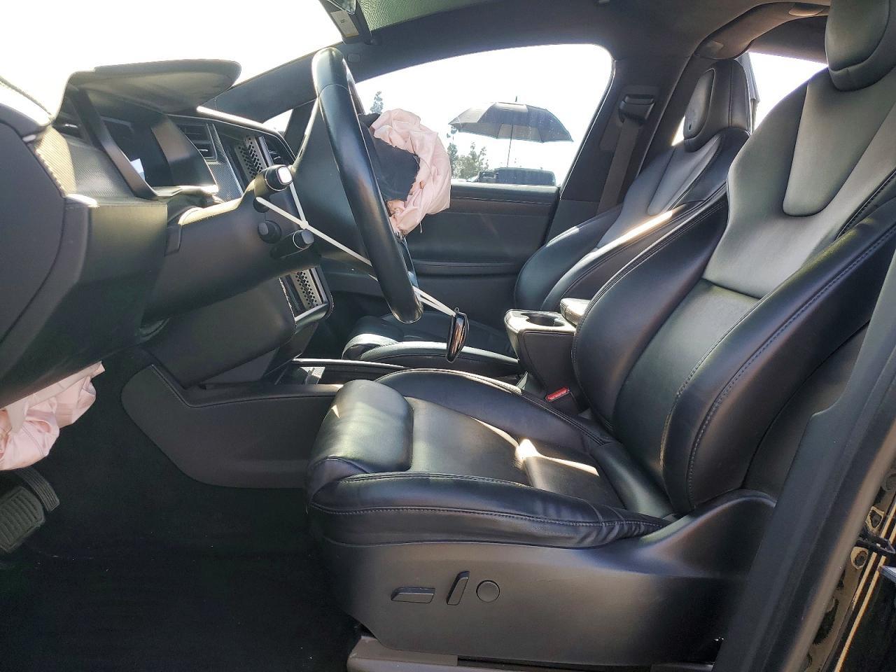 2020 Tesla Model X - Фото 7