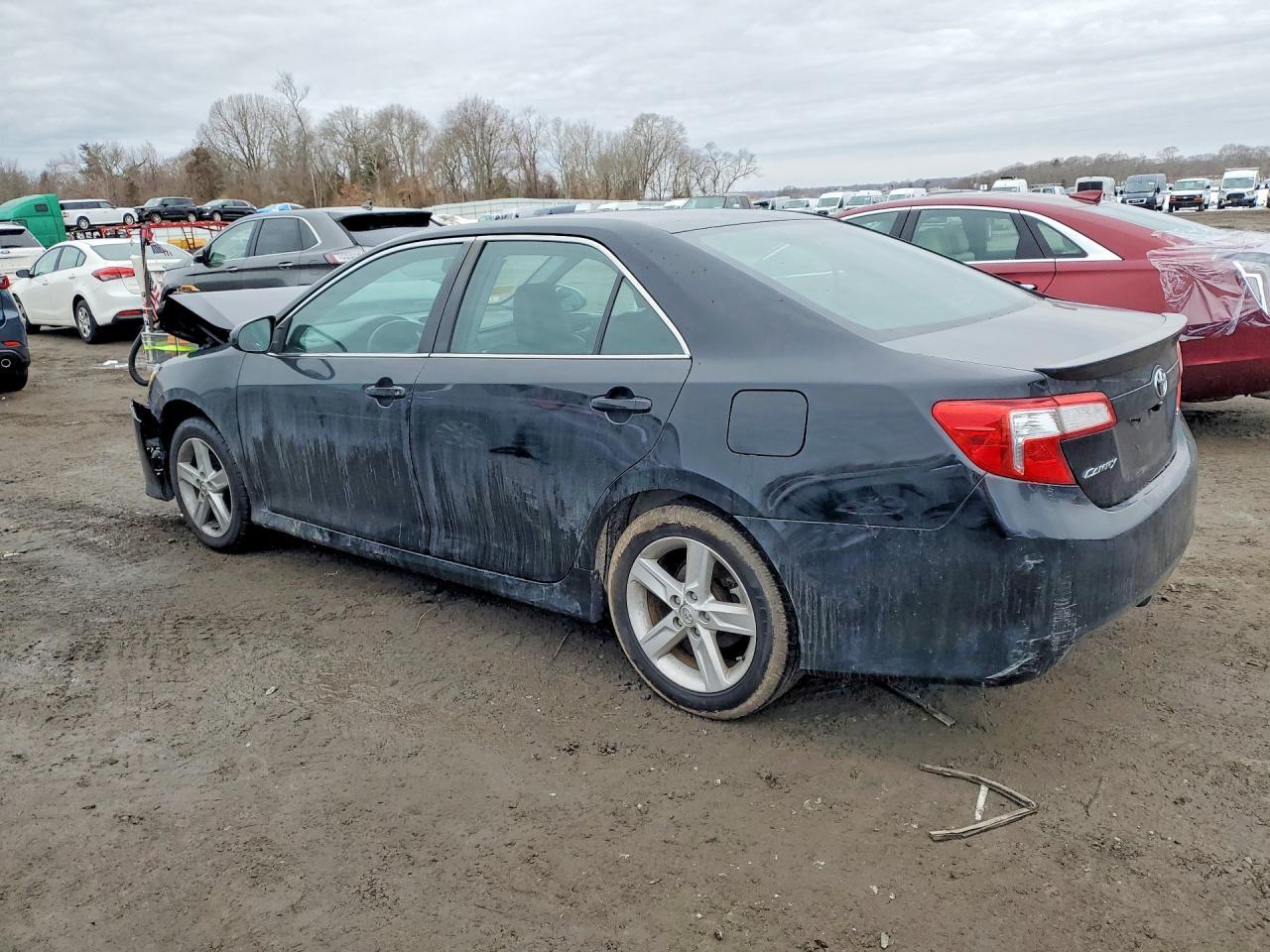 2013 Toyota Camry Se - Image 2