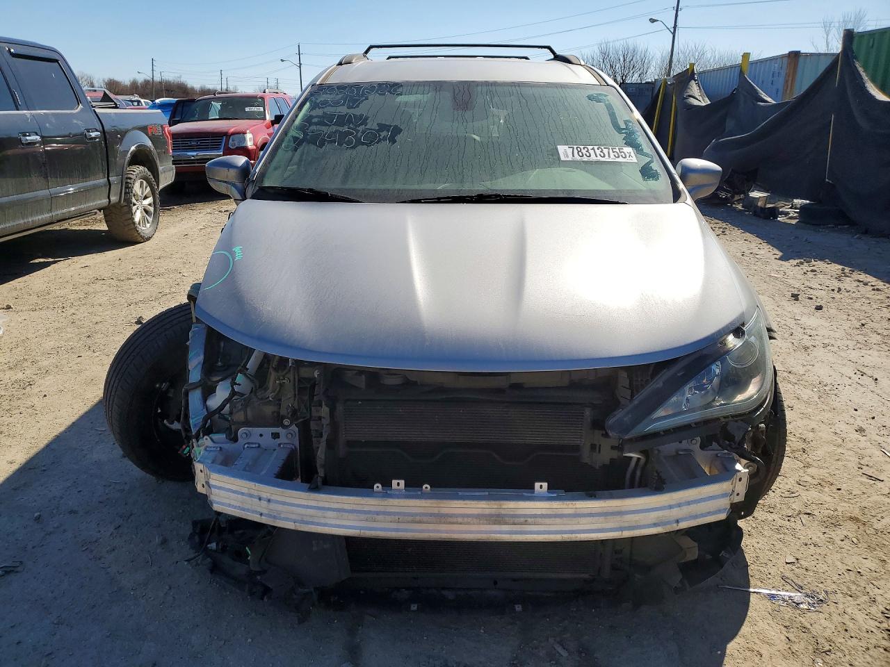 2018 Chrysler Pacifica Touring L - Image 5