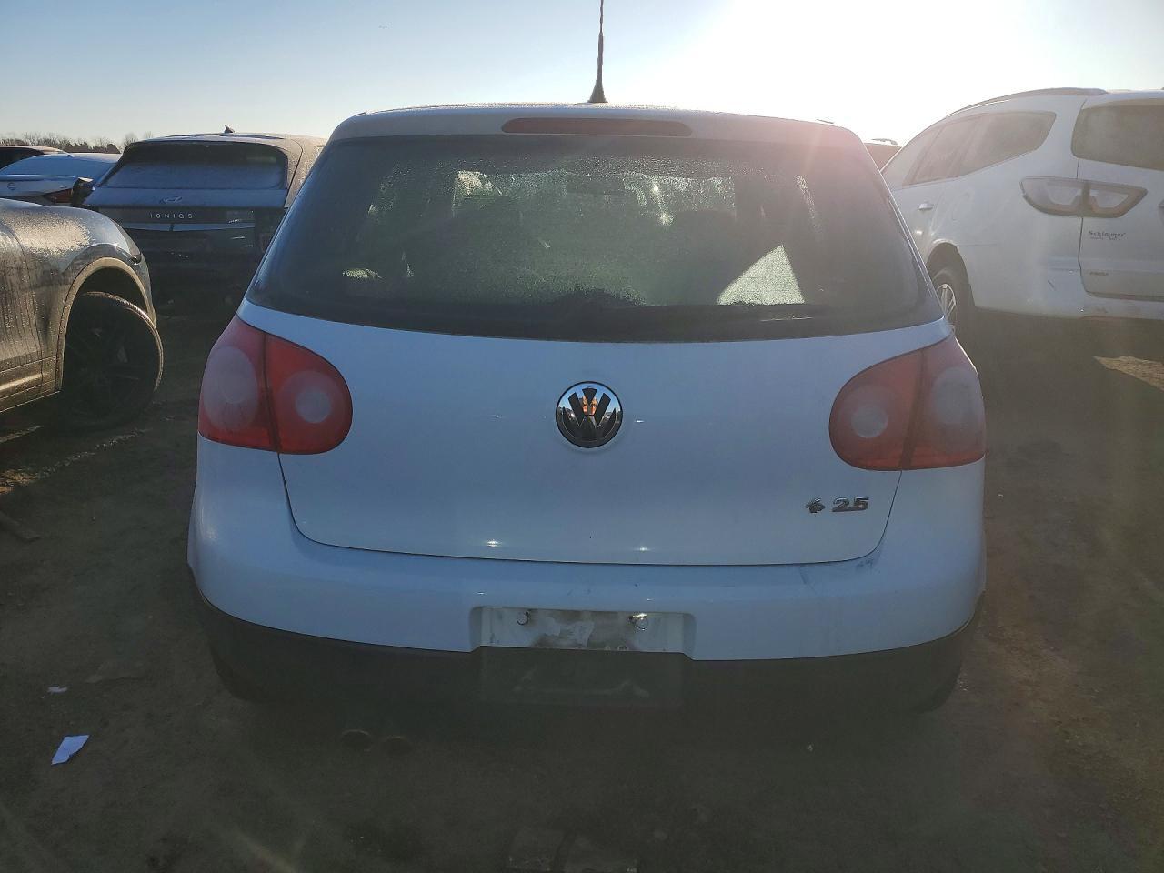 2009 Volkswagen Rabbit - Image 6