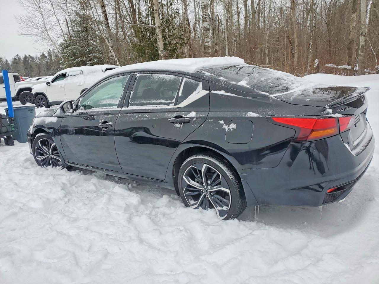 2023 Nissan Altima Sr - Image 2