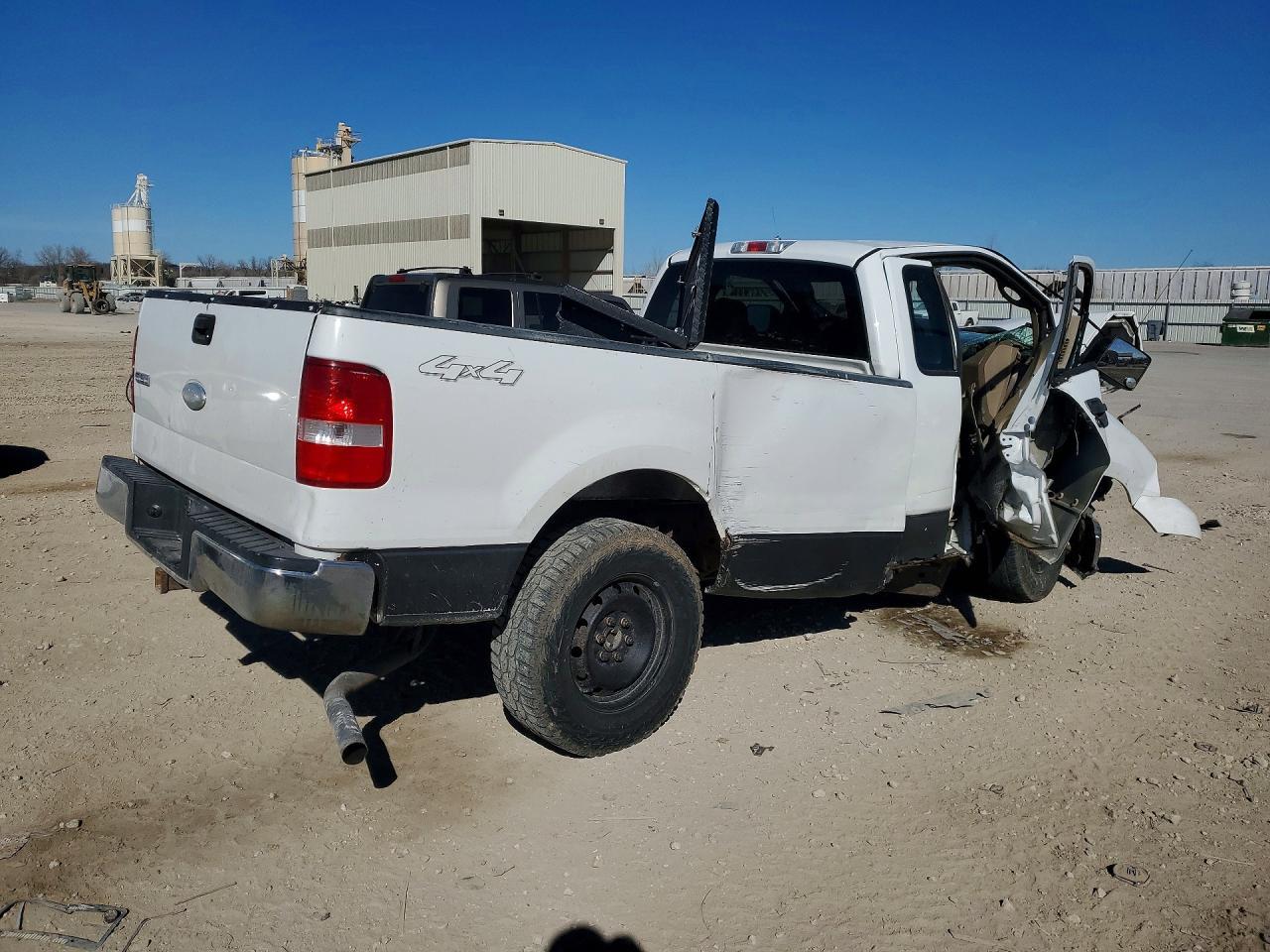 2004 Ford F150 - Фото 3
