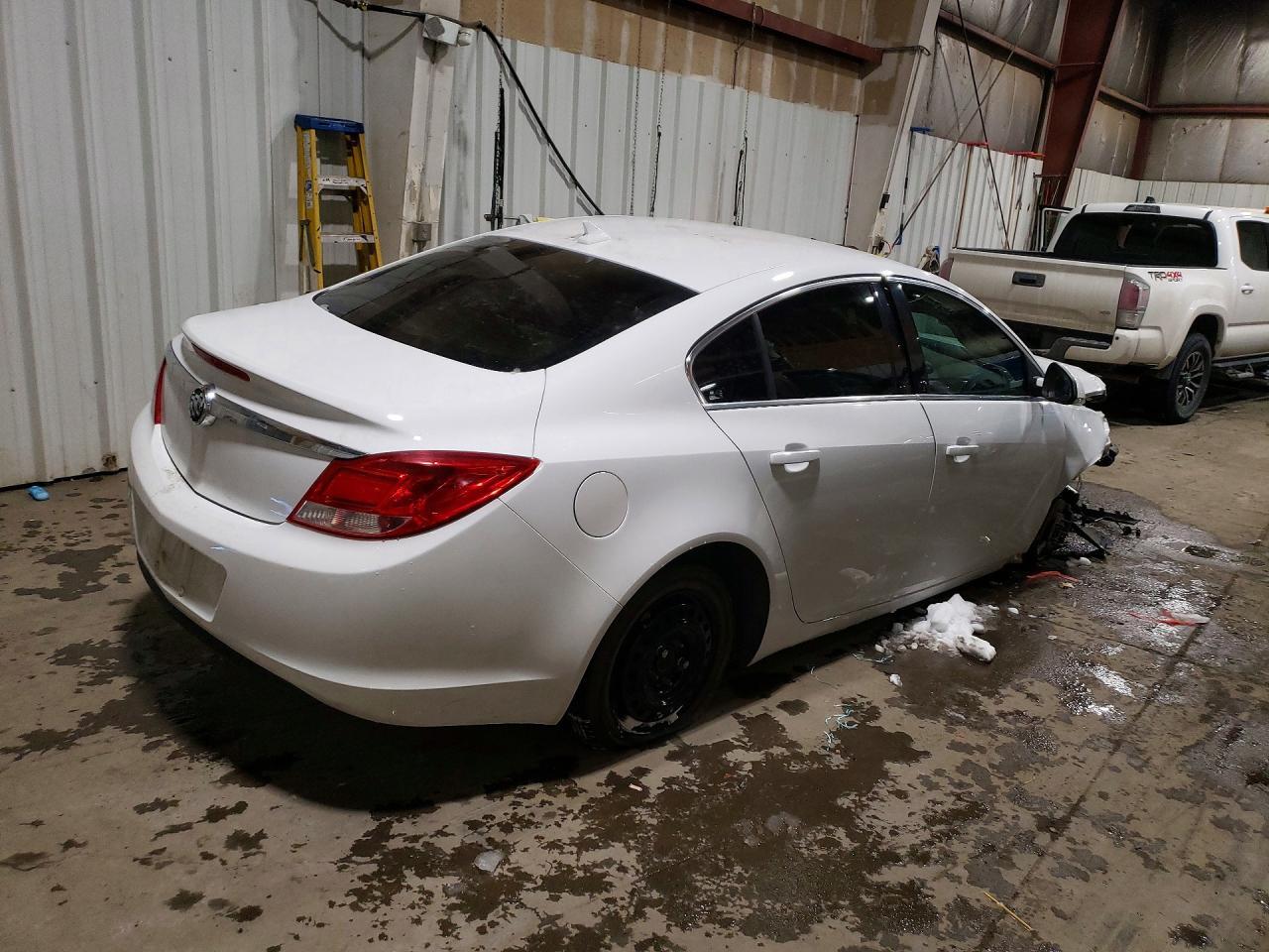 2012 Buick Regal - Image 3