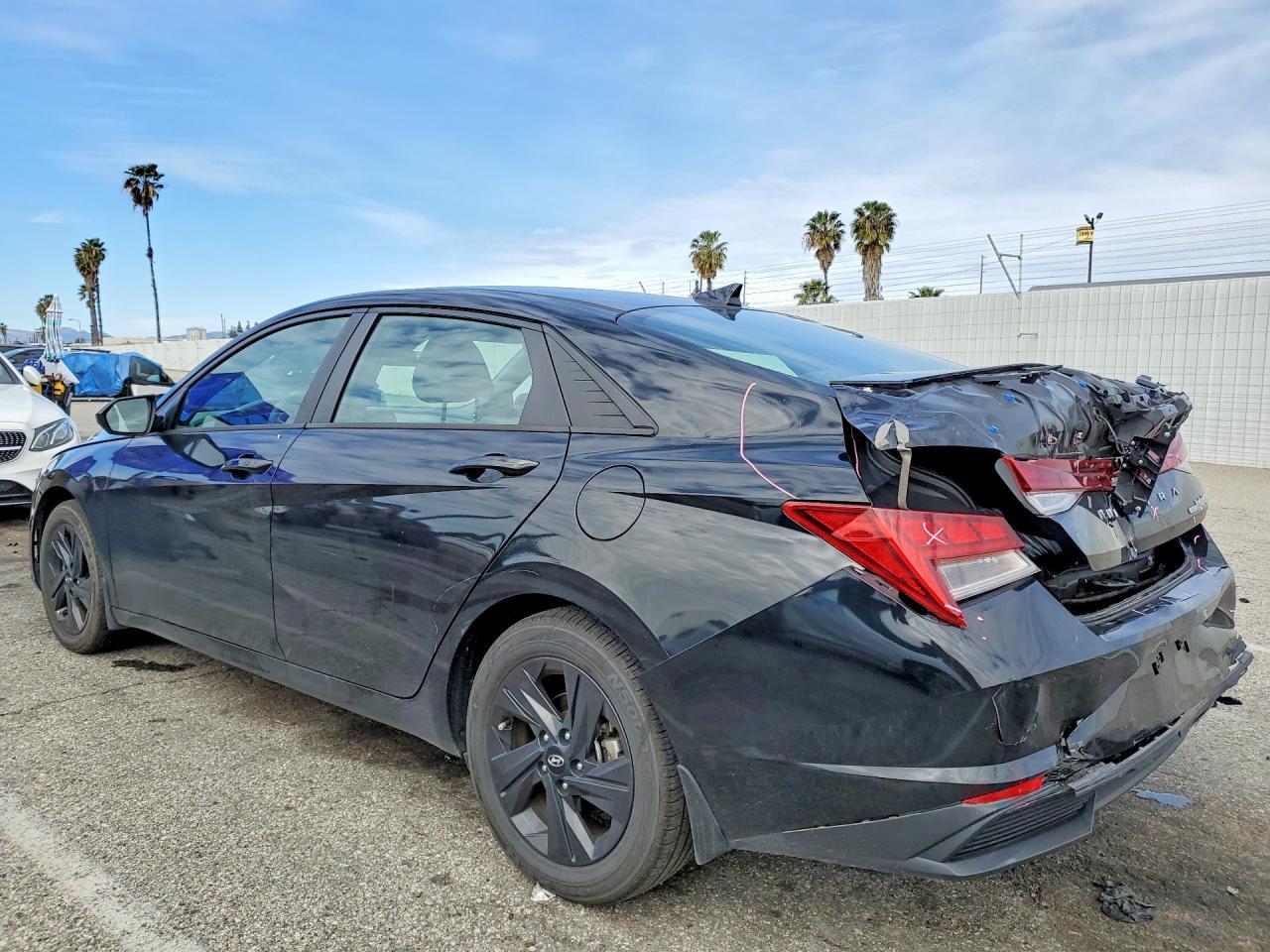 2023 Hyundai Elantra Blue - Фото 2