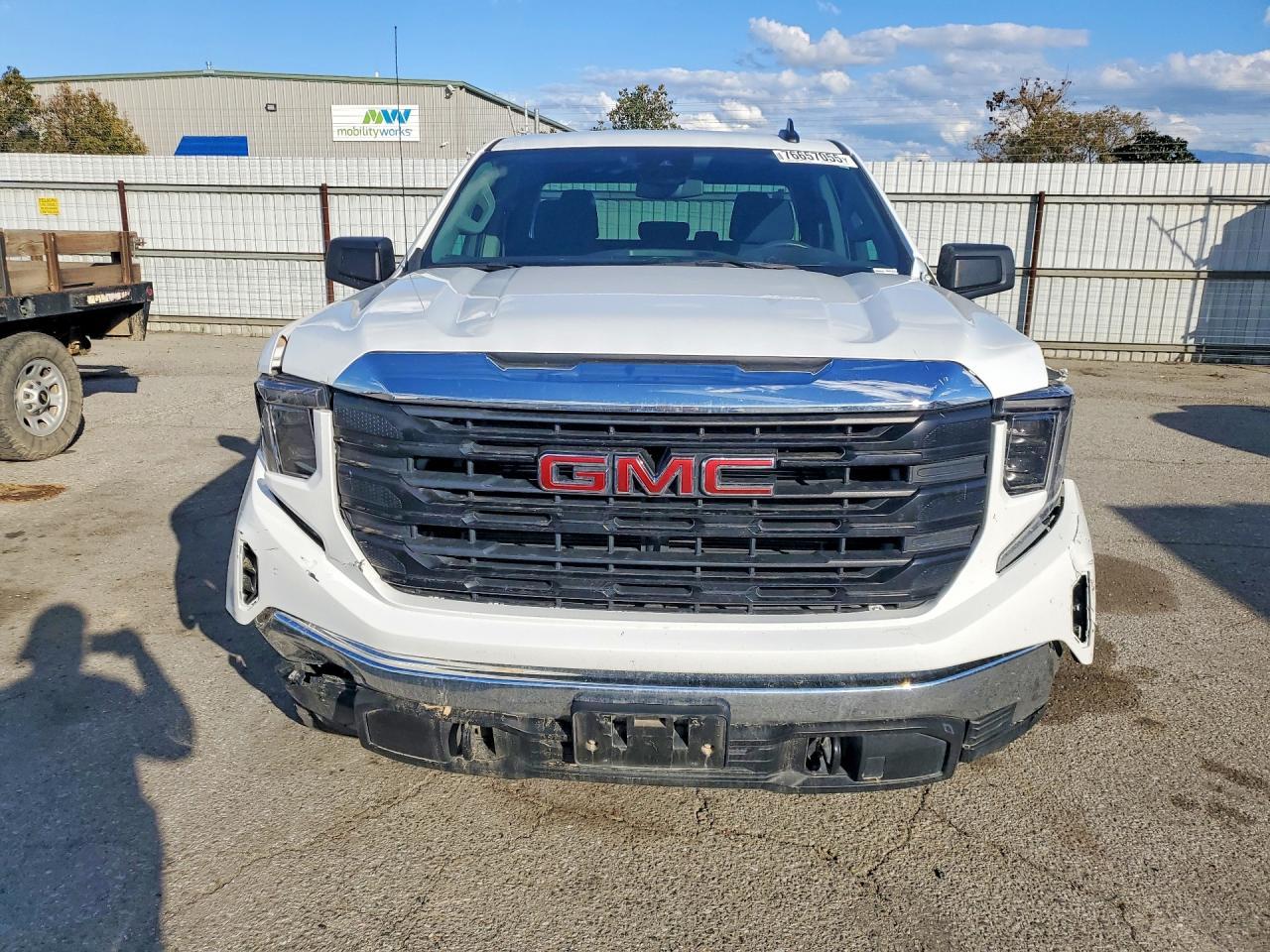 2024 GMC Sierra K1500 - Фото 5