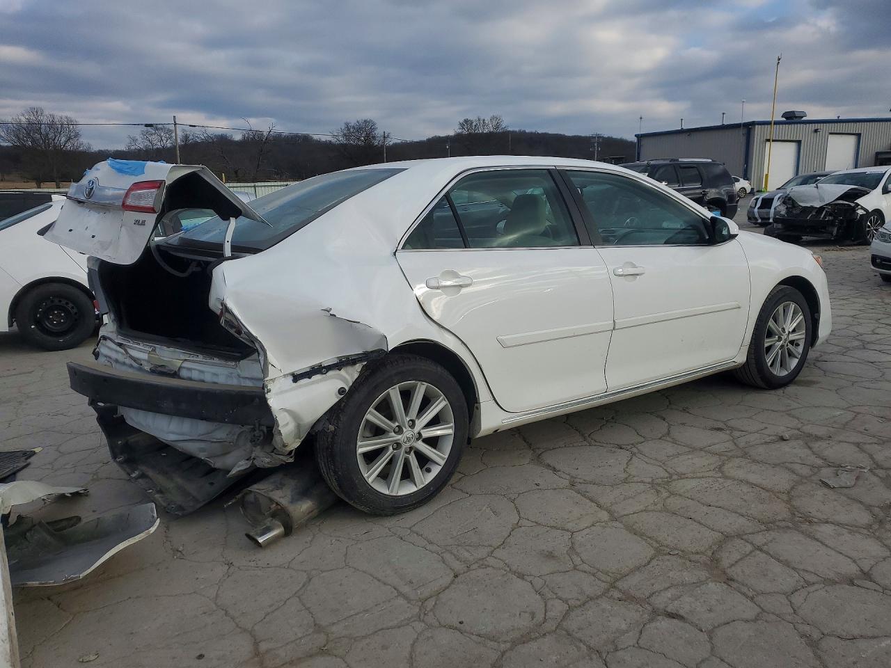 2012 Toyota Camry Base - Фото 3