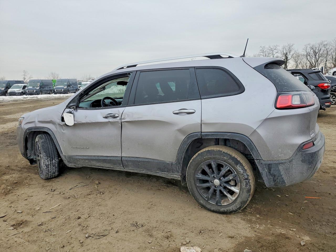 2020 Jeep Cherokee Latitude - Image 2
