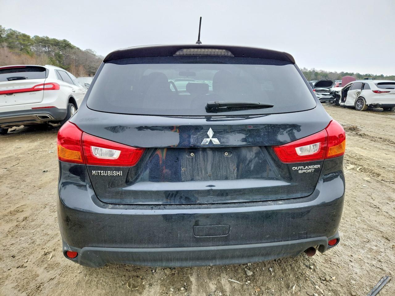 2015 Mitsubishi Outlander Sport Es - Image 6